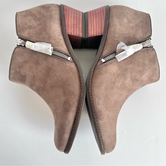 🍂NEW IN BOX Vionic Serena Ankle Boots. Greige. Size: 10 - Picture 4 of 12